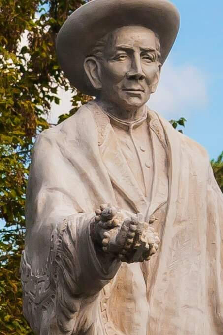 BROCHERO Monumental mármol