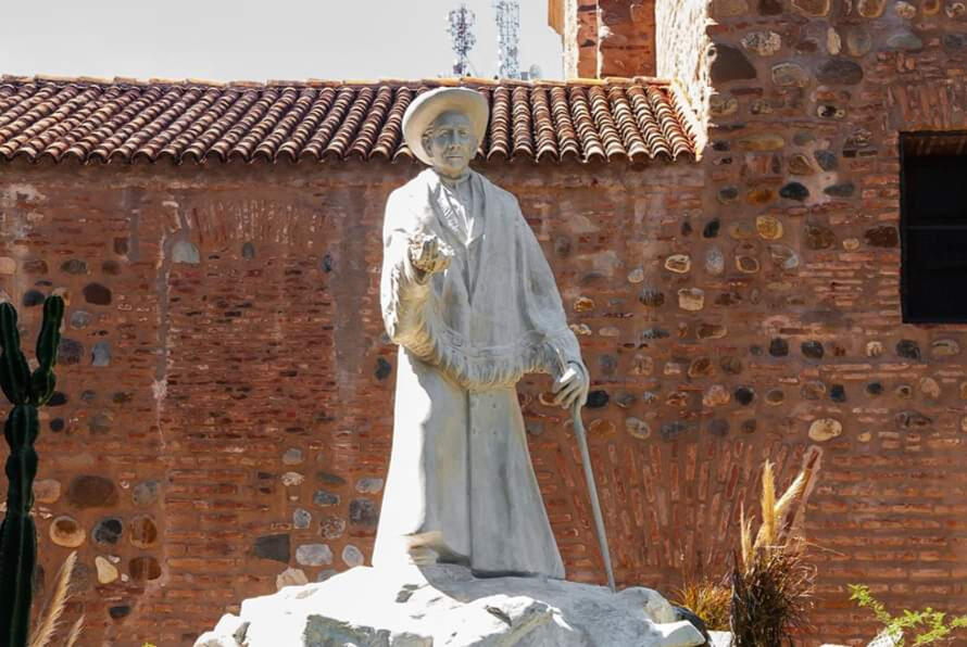 BROCHERO EN LA PLAZA DEL FUNDADOR, CÓRDOBA Oficina del Papa Francisco en el Vaticano